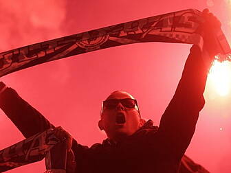 VIDEO: Schalke fans are gettin...